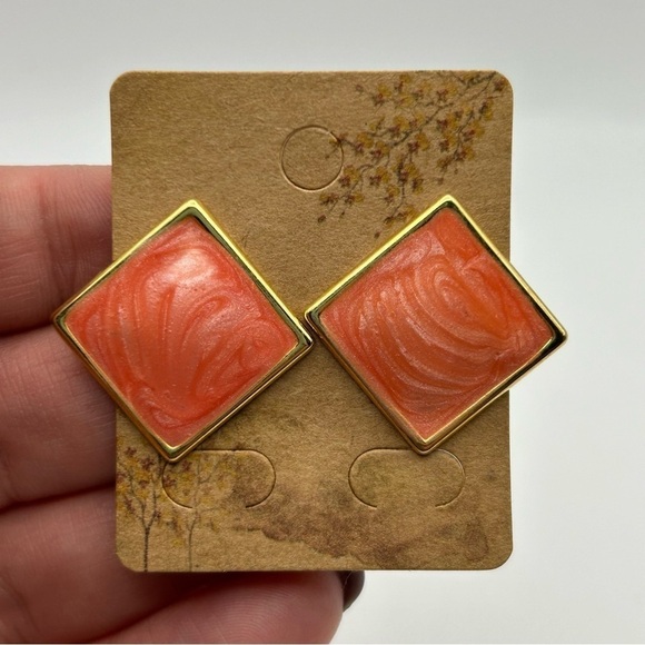 Vintage Lightweight Bright Coral Orange Swirl Stud Square Pierced Metal Earrings - Picture 7 of 8